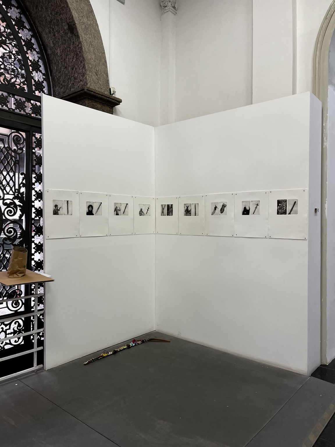 Vista da série na exposição CORO